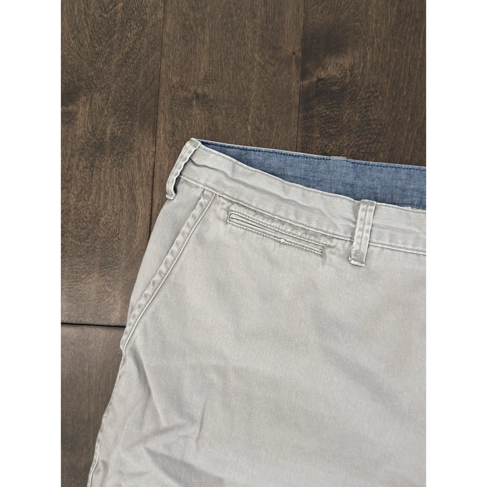 Polo Ralph Lauren Classic Fit Beige Chino Shorts Size 42T Navy Pony 10" Inseam - Picture 3 of 9